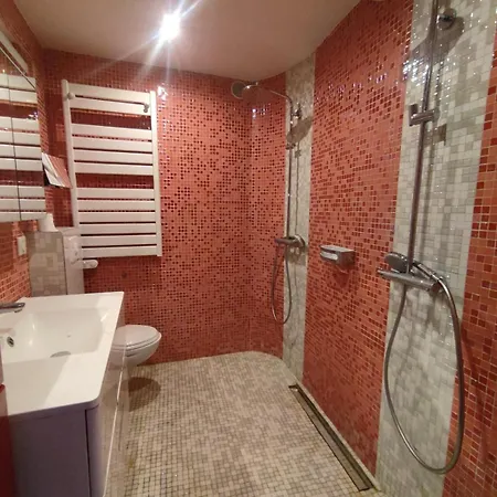 17, Heliopolis O Au Village Naturiste * 阿格德